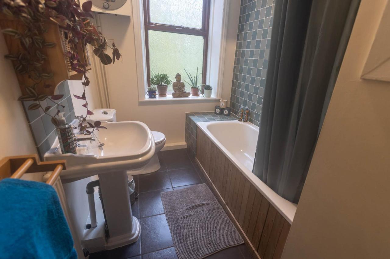 Beautiful Riverside Home, Hebden Bridge, Woodland Views, Sleeps 2 - 9 Exterior foto